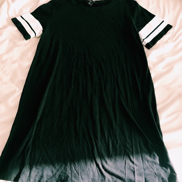 Forever21 T-shirt dress - Picture 2 of 3